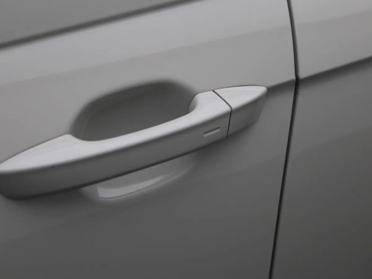 1.0 TSI Life | APPLE CARPLAY | ANDROID AUTO | KEYLESS | ACHTERUITRIJCAMERA | PARKEERSENSOREN | STOELVERWARMING | DIGITAL COCKPIT | ADAPTIVE CRUISE CONTROL | RIJSTROOKHULP | VERLICHTING AUTOM