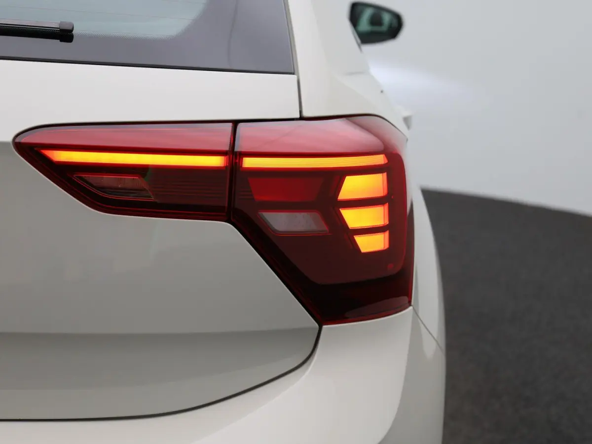 1.0 TSI Life | APPLE CARPLAY | ANDROID AUTO | KEYLESS | ACHTERUITRIJCAMERA | PARKEERSENSOREN | STOELVERWARMING | DIGITAL COCKPIT | ADAPTIVE CRUISE CONTROL | RIJSTROOKHULP | VERLICHTING AUTOM