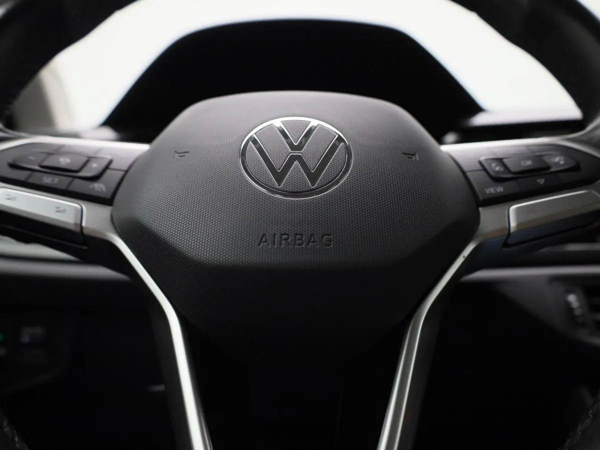 1.0 TSI Life | APPLE CARPLAY | ANDROID AUTO | KEYLESS | ACHTERUITRIJCAMERA | PARKEERSENSOREN | STOELVERWARMING | DIGITAL COCKPIT | ADAPTIVE CRUISE CONTROL | RIJSTROOKHULP | VERLICHTING AUTOM