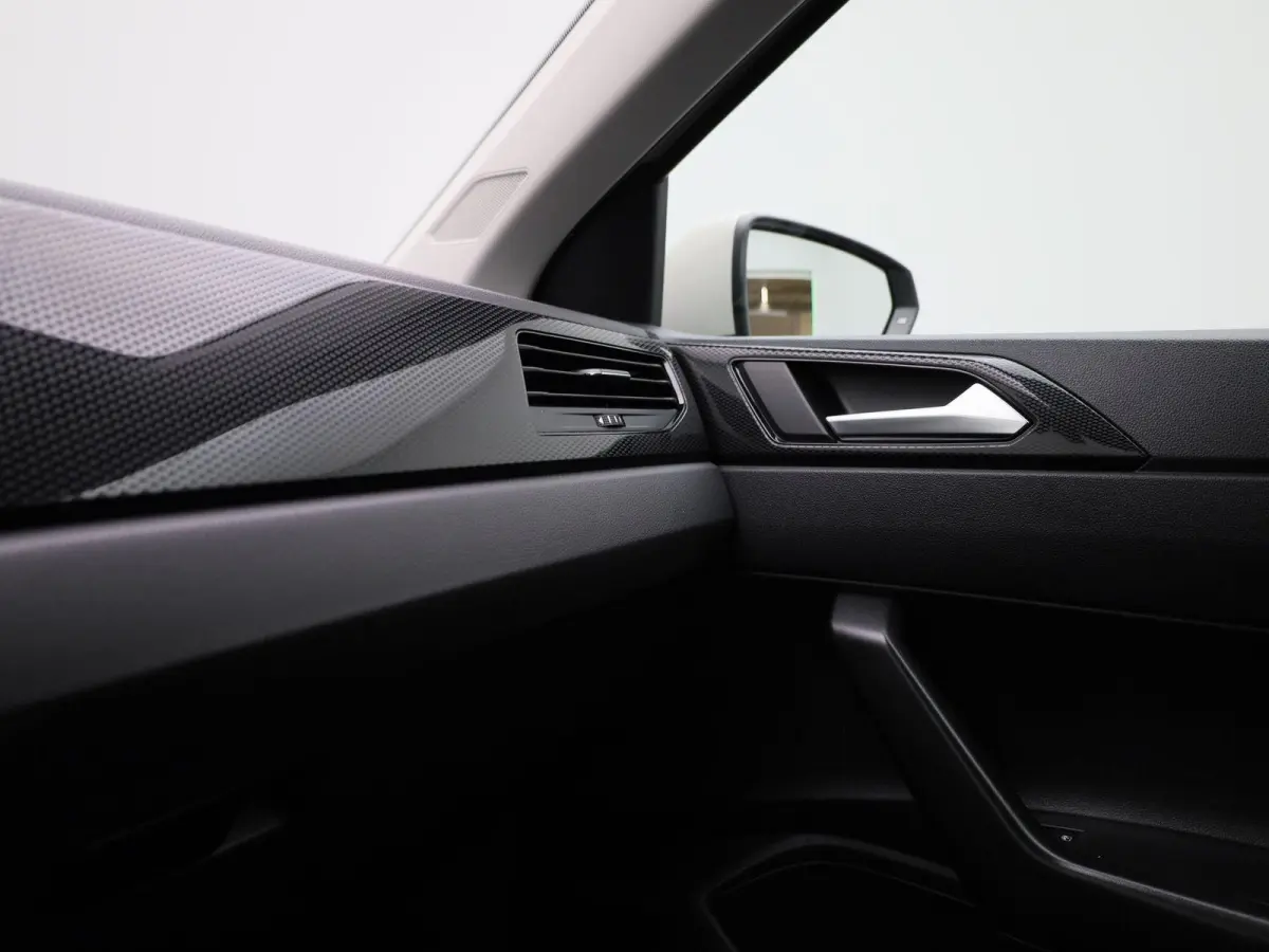 1.0 TSI Life | APPLE CARPLAY | ANDROID AUTO | KEYLESS | ACHTERUITRIJCAMERA | PARKEERSENSOREN | STOELVERWARMING | DIGITAL COCKPIT | ADAPTIVE CRUISE CONTROL | RIJSTROOKHULP | VERLICHTING AUTOM