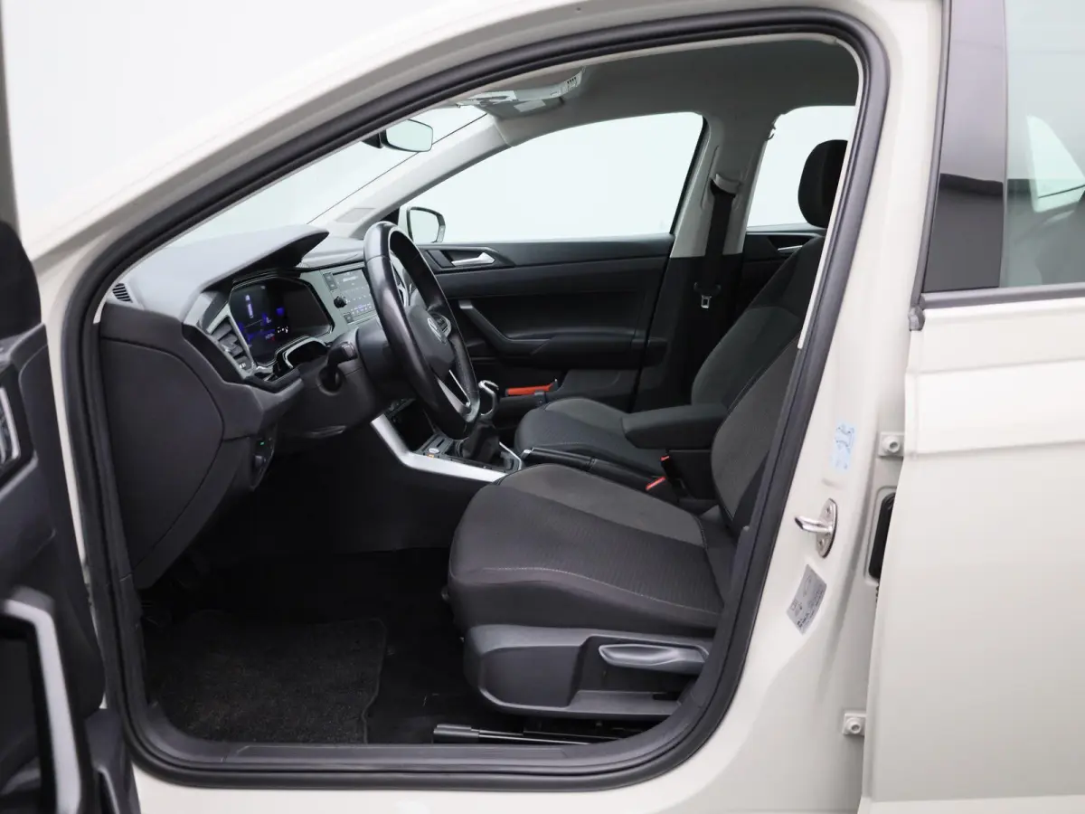 1.0 TSI Life | APPLE CARPLAY | ANDROID AUTO | KEYLESS | ACHTERUITRIJCAMERA | PARKEERSENSOREN | STOELVERWARMING | DIGITAL COCKPIT | ADAPTIVE CRUISE CONTROL | RIJSTROOKHULP | VERLICHTING AUTOM
