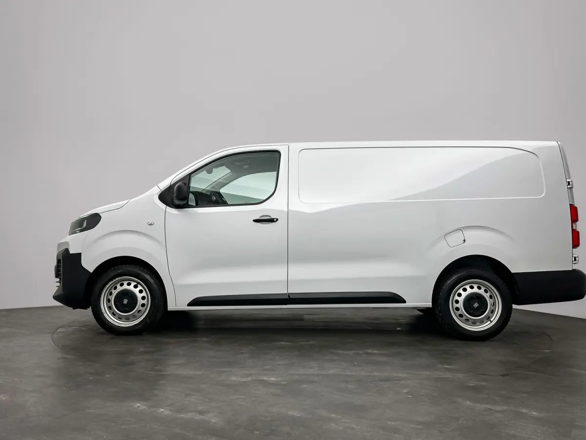 2.0 Diesel 145 L3 145 PK | Navi | 3 Zits | Achter Deuren | Betimmering | BPM vrij