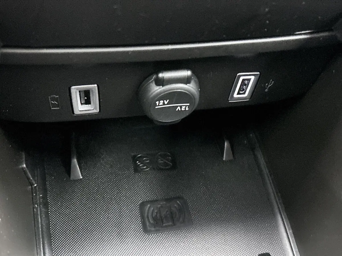 1.2 Hybrid Urban Camera | Navigatie | Climate control | 17" Lichtmetalen velgen