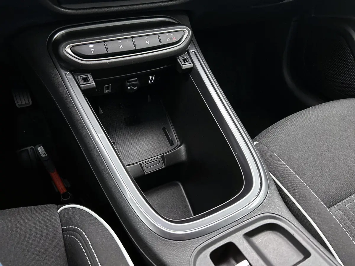1.2 Hybrid Urban Camera | Navigatie | Climate control | 17" Lichtmetalen velgen