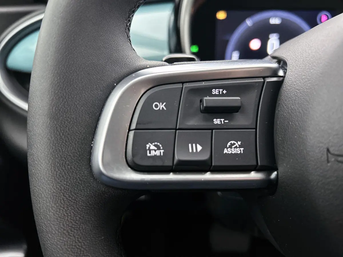1.2 Hybrid Urban Camera | Navigatie | Climate control | 17" Lichtmetalen velgen