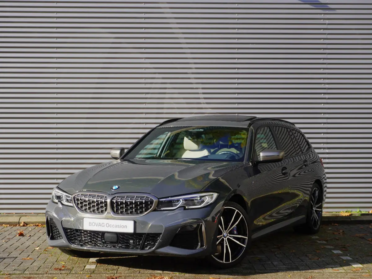M340i xDrive | HIFI System Harman Kardon | 	Driving Assistant Professional | Extra getint glas | Glazen panoramadak | Variable Sport Steering