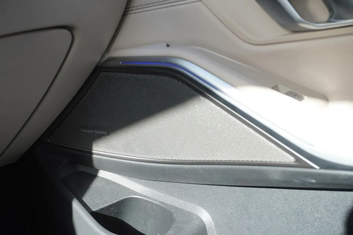M340i xDrive | HIFI System Harman Kardon | 	Driving Assistant Professional | Extra getint glas | Glazen panoramadak | Variable Sport Steering