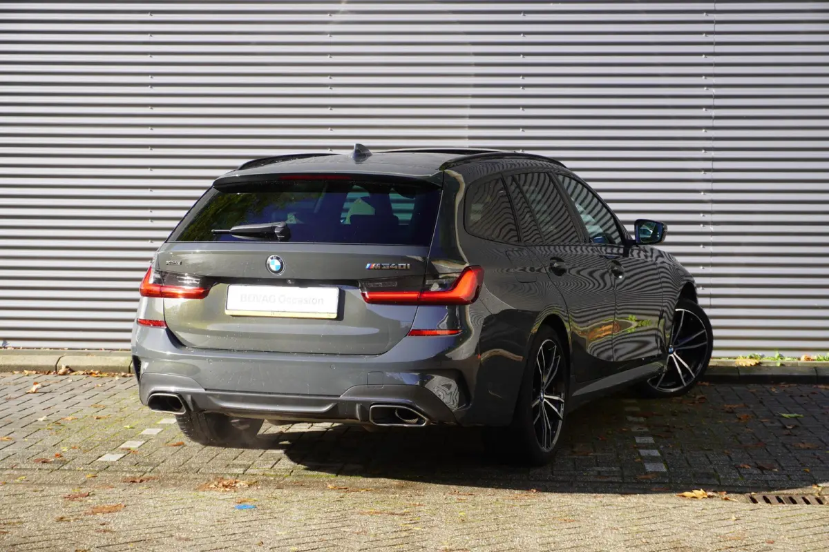 M340i xDrive | HIFI System Harman Kardon | 	Driving Assistant Professional | Extra getint glas | Glazen panoramadak | Variable Sport Steering