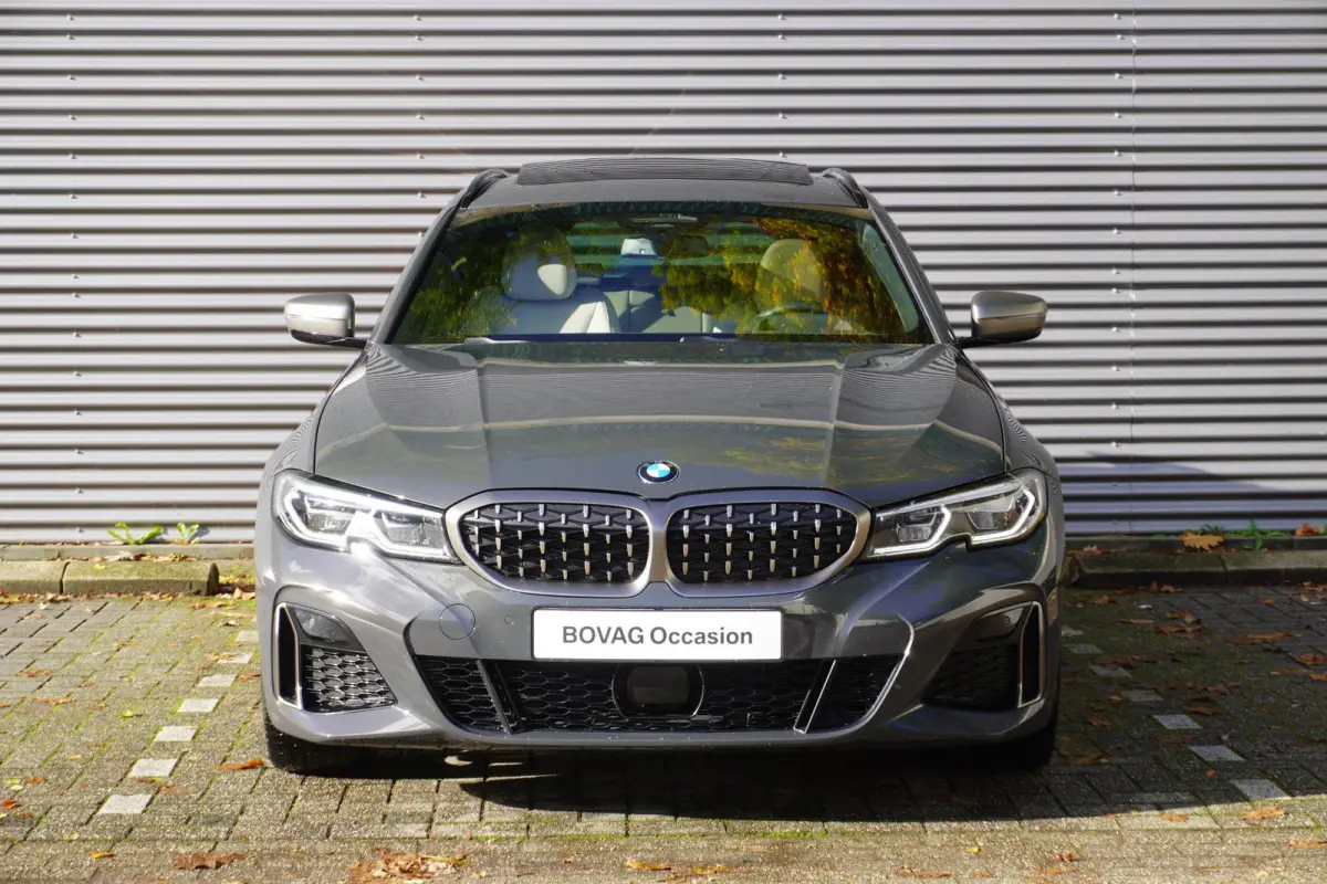 M340i xDrive | HIFI System Harman Kardon | 	Driving Assistant Professional | Extra getint glas | Glazen panoramadak | Variable Sport Steering