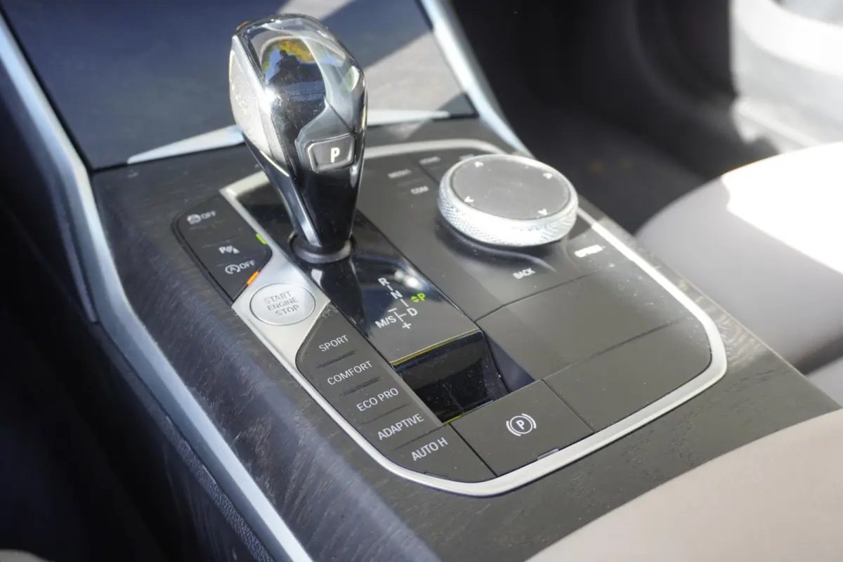 M340i xDrive | HIFI System Harman Kardon | 	Driving Assistant Professional | Extra getint glas | Glazen panoramadak | Variable Sport Steering