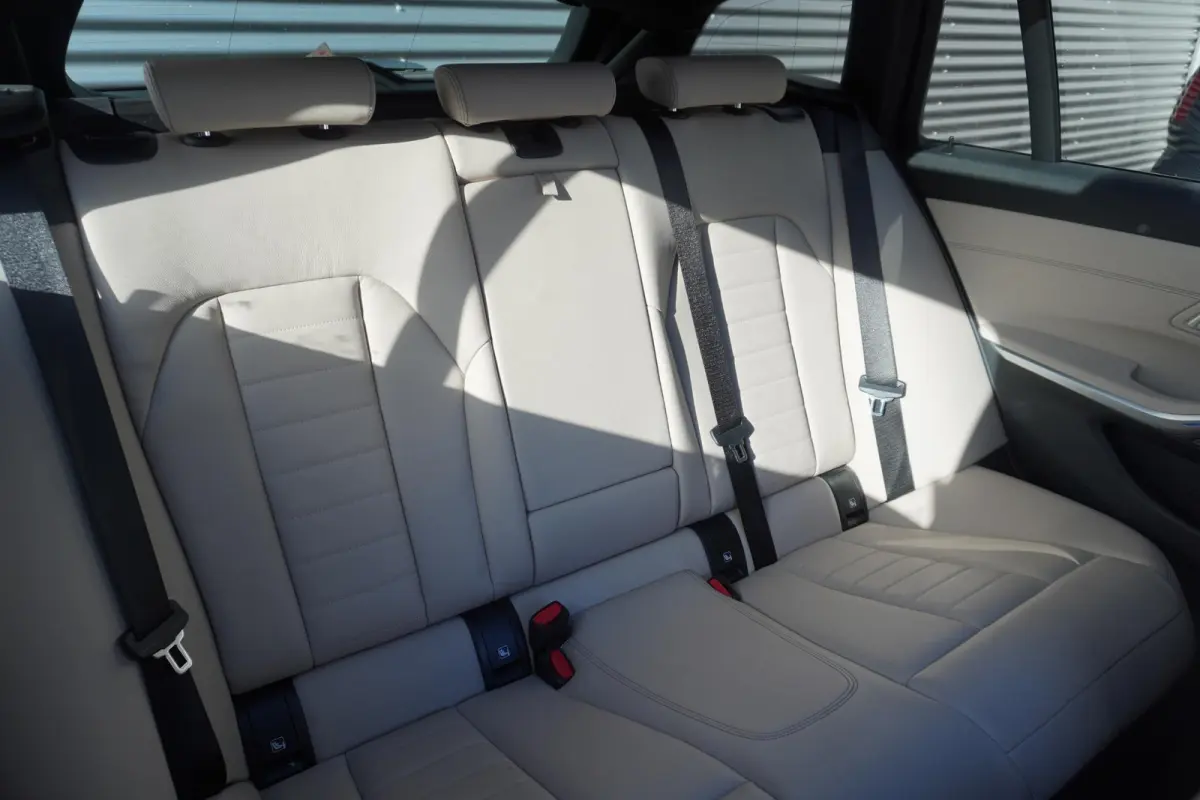 M340i xDrive | HIFI System Harman Kardon | 	Driving Assistant Professional | Extra getint glas | Glazen panoramadak | Variable Sport Steering