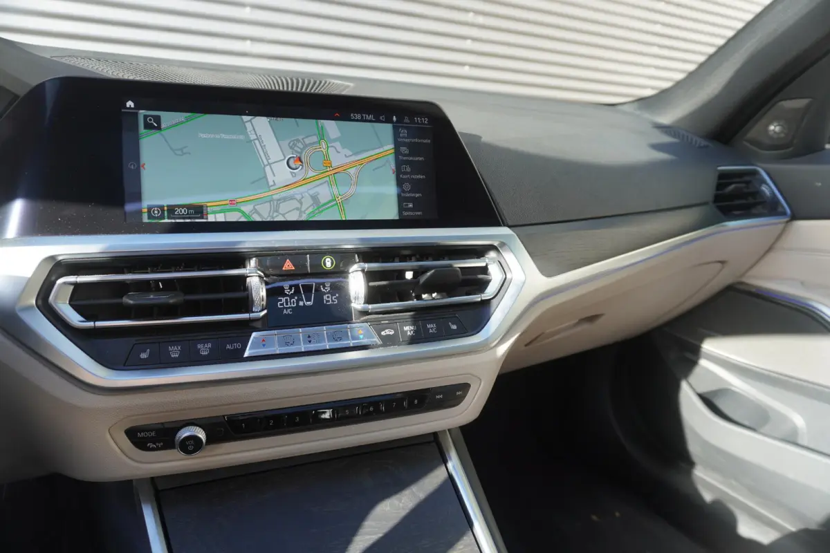 M340i xDrive | HIFI System Harman Kardon | 	Driving Assistant Professional | Extra getint glas | Glazen panoramadak | Variable Sport Steering