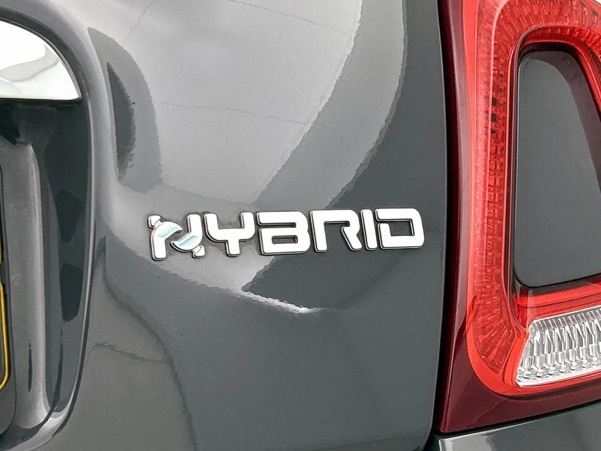 1.0 Hybrid Dolcevita | Panoramadak | Airco | Apple Carplay/Android Auto