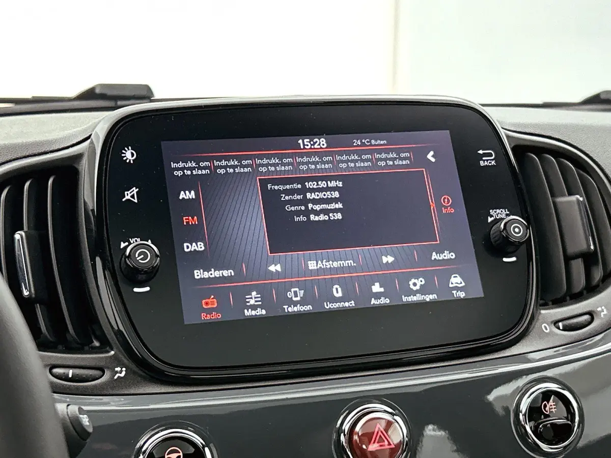 1.0 Hybrid Dolcevita | Panoramadak | Airco | Apple Carplay/Android Auto