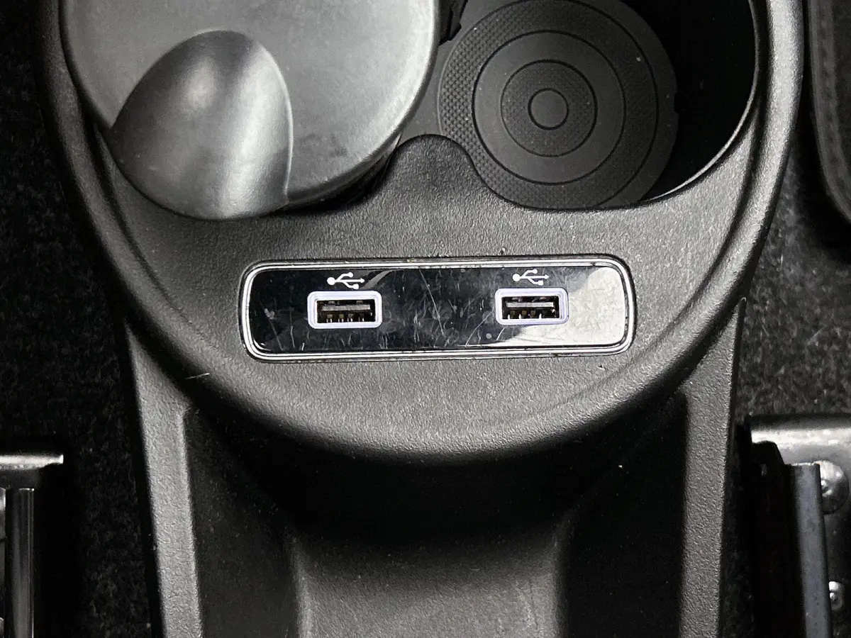 1.0 Hybrid Dolcevita | Panoramadak | Airco | Apple Carplay/Android Auto