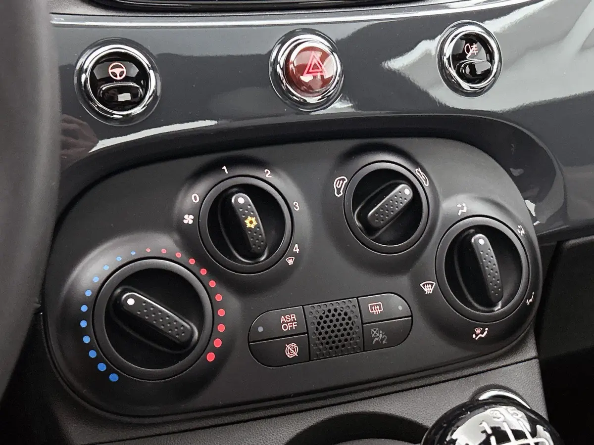 1.0 Hybrid Dolcevita | Panoramadak | Airco | Apple Carplay/Android Auto