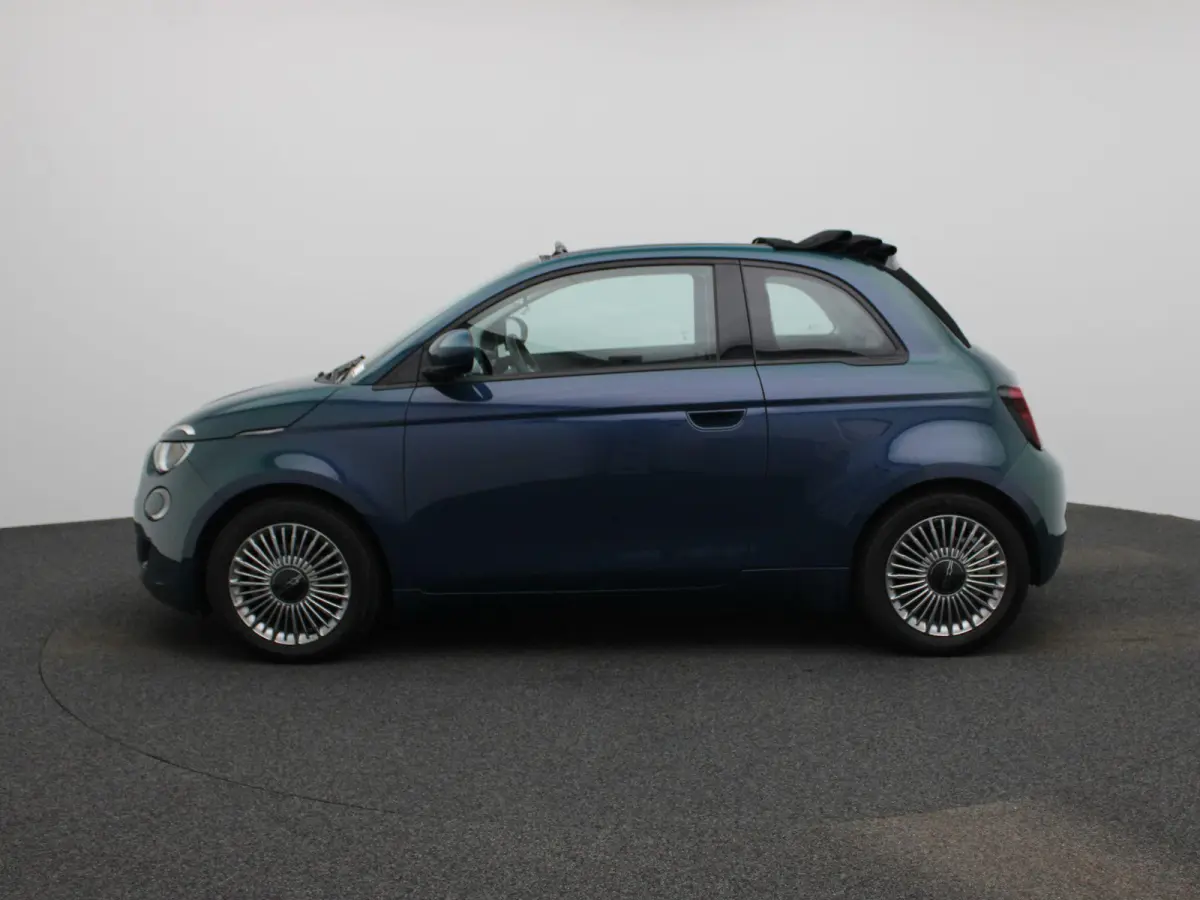Icon 42 kWh Cabrio | LMV | cruise control | Camera | Navi | Bluetooth |