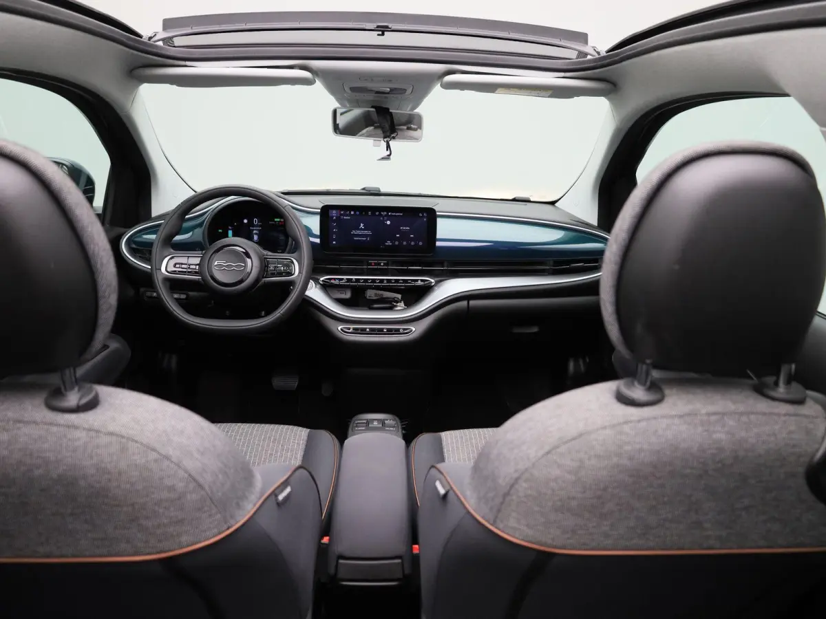 Icon 42 kWh Cabrio | LMV | cruise control | Camera | Navi | Bluetooth |