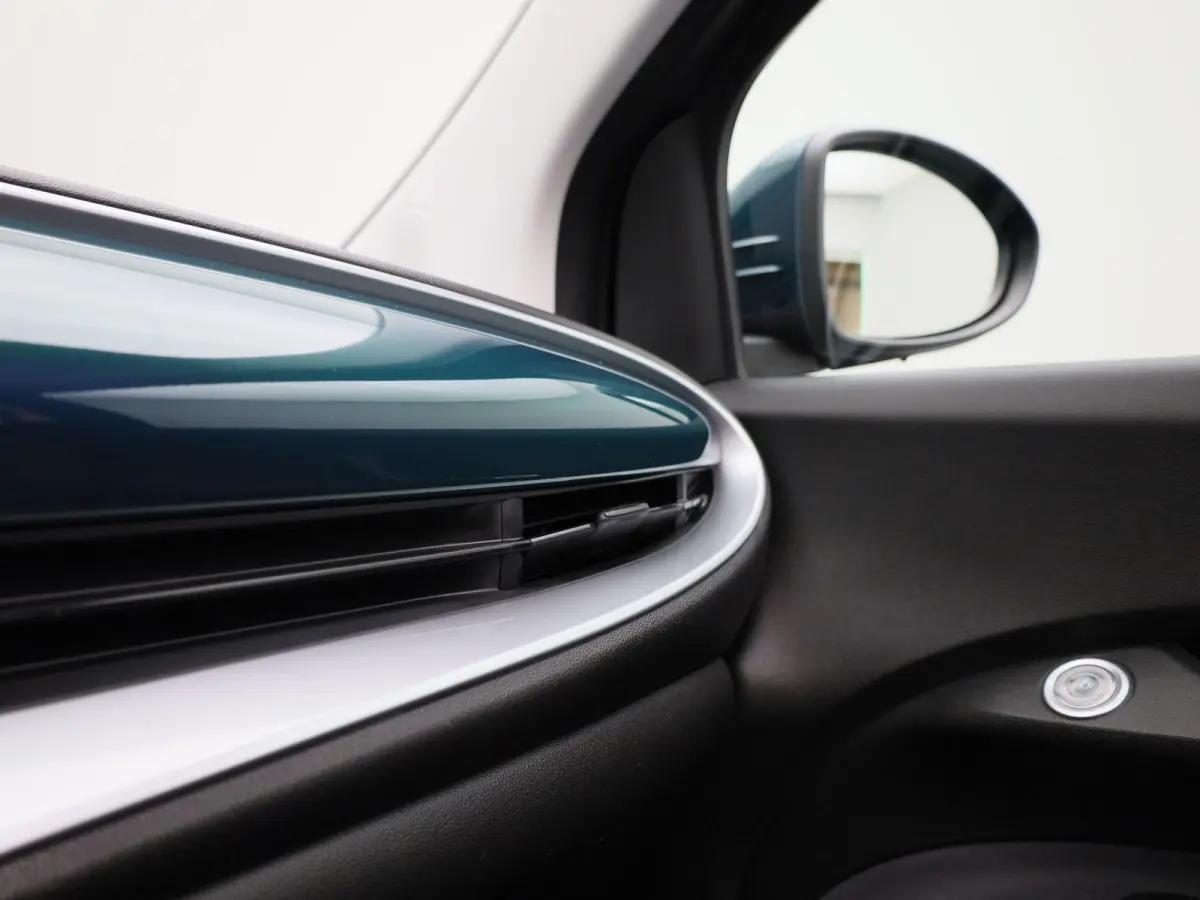 Icon 42 kWh Cabrio | LMV | cruise control | Camera | Navi | Bluetooth |