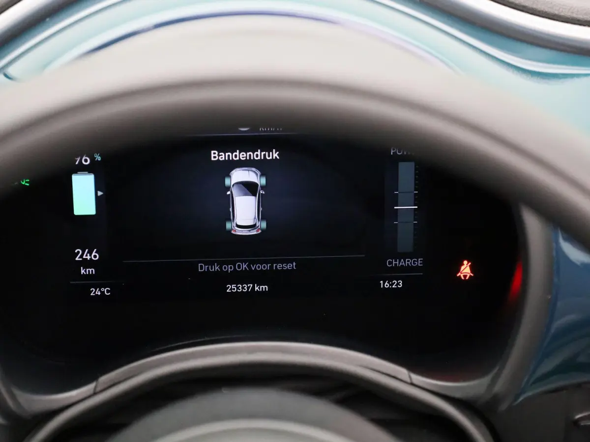 Icon 42 kWh Cabrio | LMV | cruise control | Camera | Navi | Bluetooth |