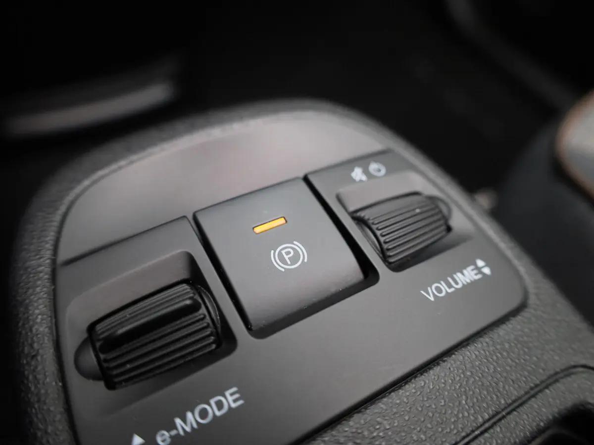 Icon 42 kWh Cabrio | LMV | cruise control | Camera | Navi | Bluetooth |