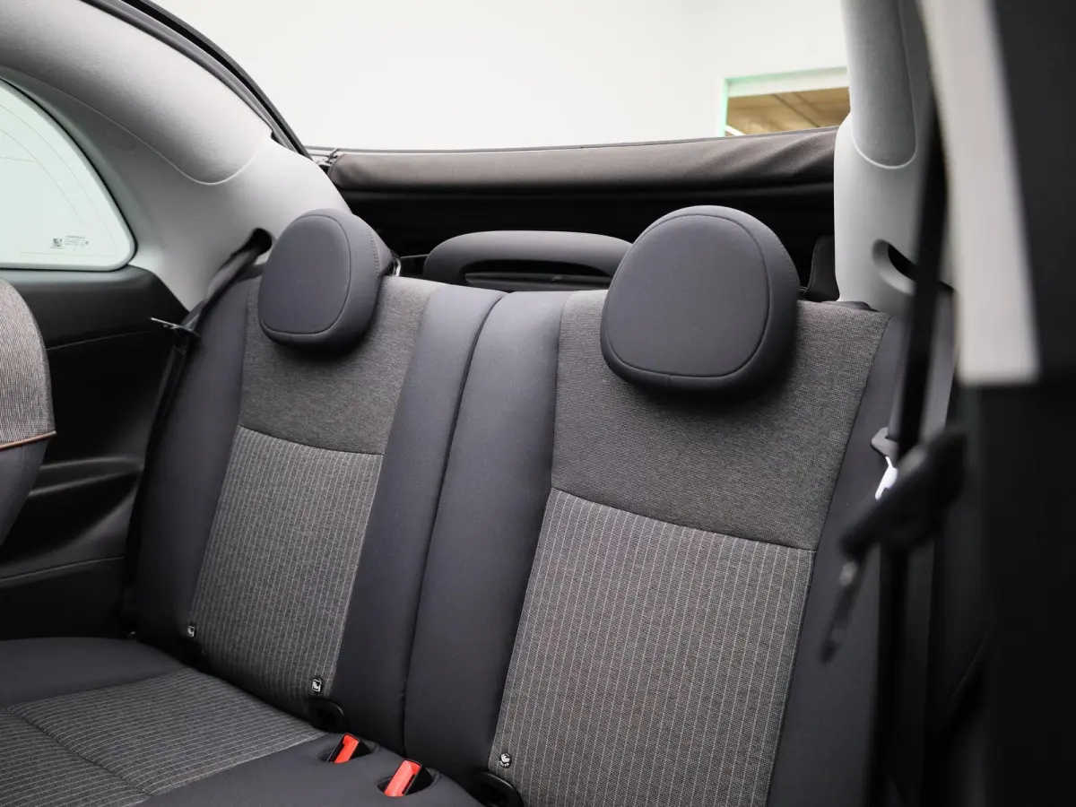 Icon 42 kWh Cabrio | LMV | cruise control | Camera | Navi | Bluetooth |