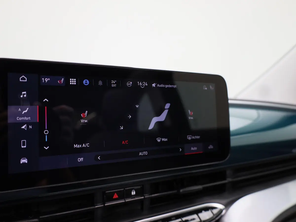 Icon 42 kWh Cabrio | LMV | cruise control | Camera | Navi | Bluetooth |