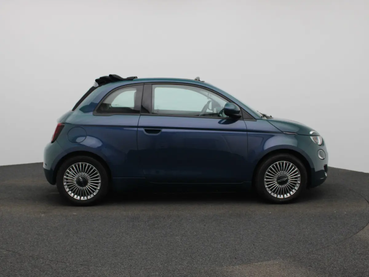 Icon 42 kWh Cabrio | LMV | cruise control | Camera | Navi | Bluetooth |