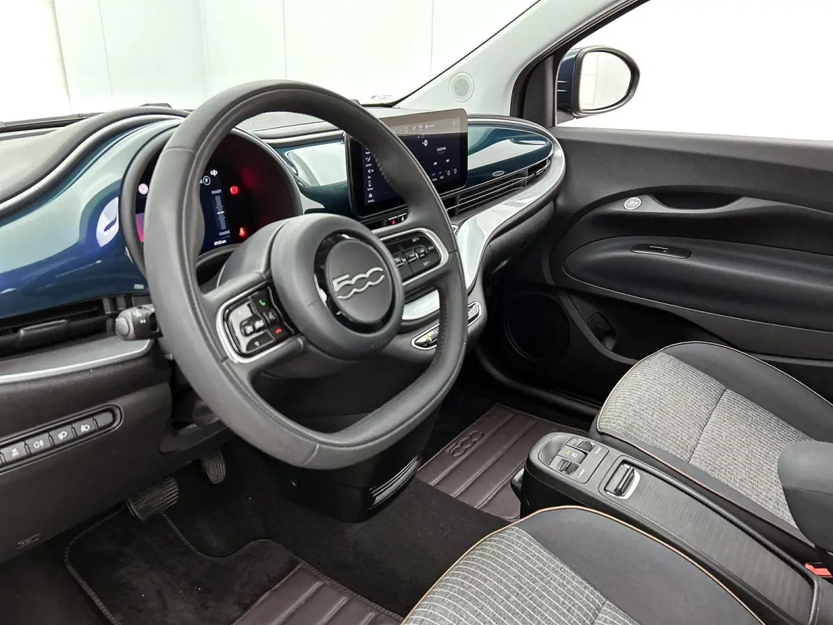 Icon 42 kWh | Climate | Cruise | Bluetooth | LMV | Keyless | Camera | Panodak | SOH 95%