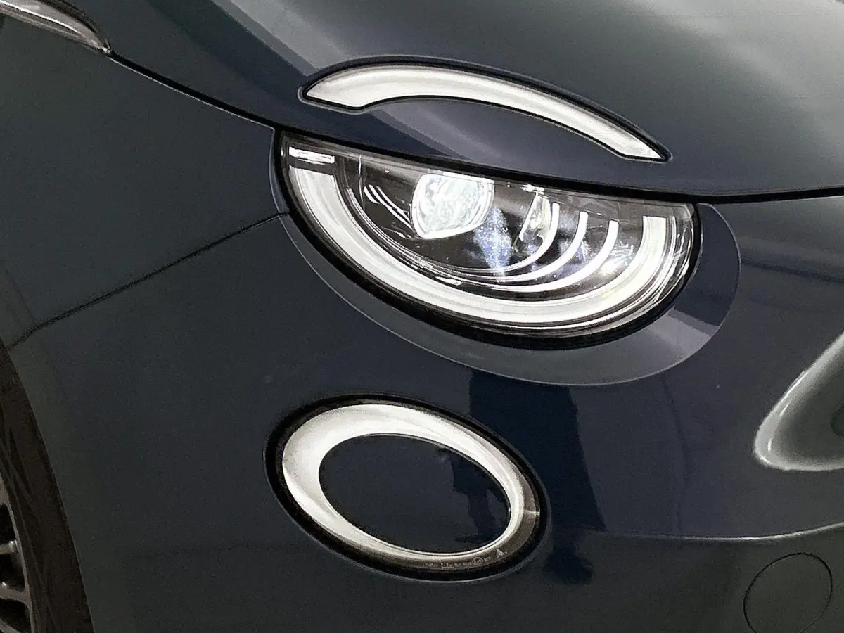 Icon 42 kWh | Climate | Cruise | Bluetooth | LMV | Keyless | Camera | Panodak | SOH 95%