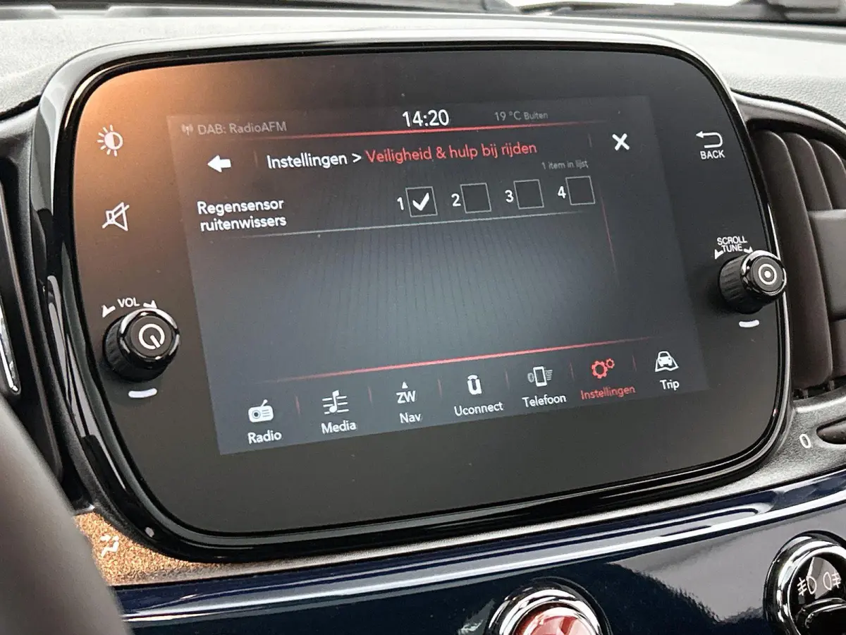 1.0 Hybrid Dolcevita | Panoramadak | Parkeersensoren | Climate control