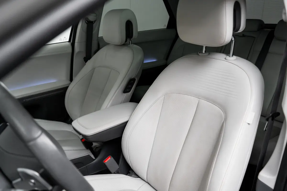 Lounge 77.4 kWh 100 SoH | 1600kg Trekgewicht | Cruise control adaptief met Stop&Go en stuurhulp | Dodehoekdetectie met correctie | Elektrisch bedienbare achterklep