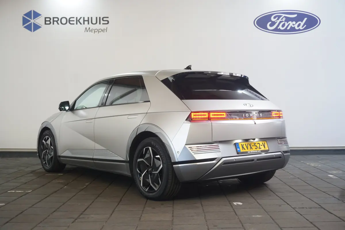 Lounge 77.4 kWh 100 SoH | 1600kg Trekgewicht | Cruise control adaptief met Stop&Go en stuurhulp | Dodehoekdetectie met correctie | Elektrisch bedienbare achterklep