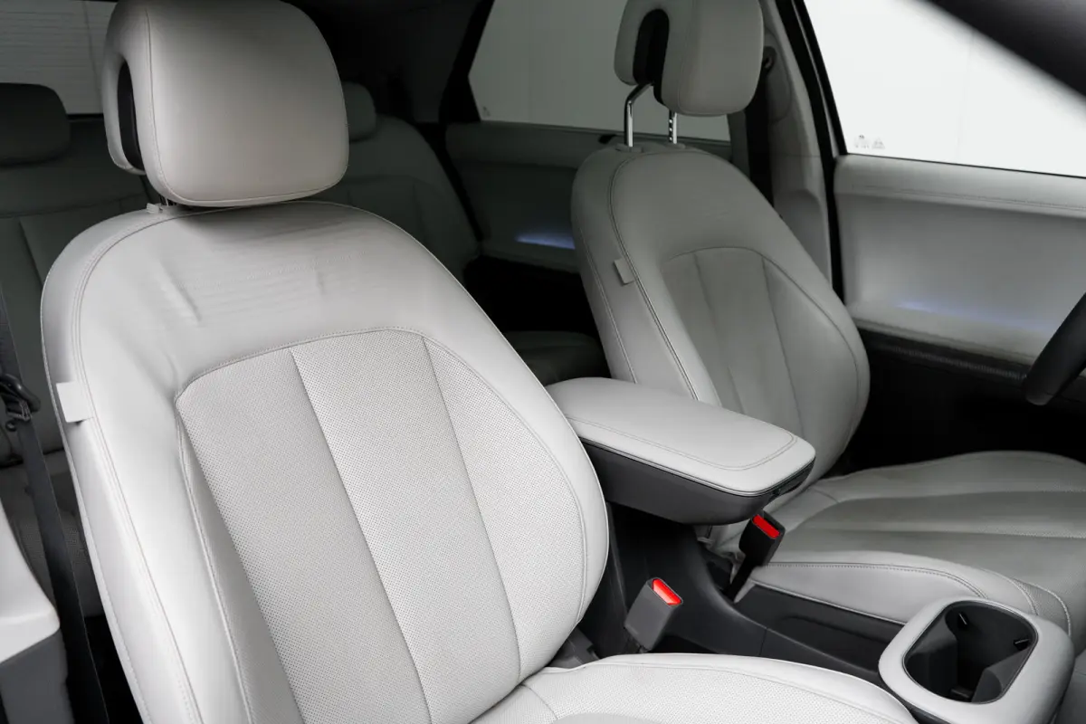 Lounge 77.4 kWh 1600kg Trekgewicht | Cruise control adaptief met Stop&Go en stuurhulp | Dodehoekdetectie met correctie | Elektrisch bedienbare achterklep
