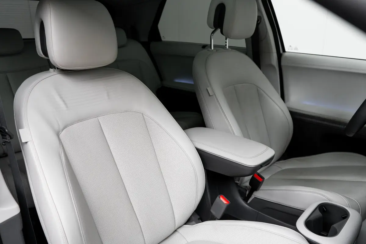 Lounge 77.4 kWh 100 SoH | 1600kg Trekgewicht | Cruise control adaptief met Stop&Go en stuurhulp | Dodehoekdetectie met correctie | Elektrisch bedienbare achterklep