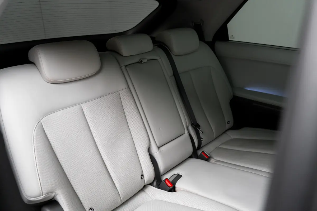 Lounge 77.4 kWh 100 SoH | 1600kg Trekgewicht | Cruise control adaptief met Stop&Go en stuurhulp | Dodehoekdetectie met correctie | Elektrisch bedienbare achterklep
