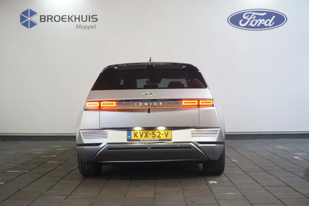 Lounge 77.4 kWh 100 SoH | 1600kg Trekgewicht | Cruise control adaptief met Stop&Go en stuurhulp | Dodehoekdetectie met correctie | Elektrisch bedienbare achterklep