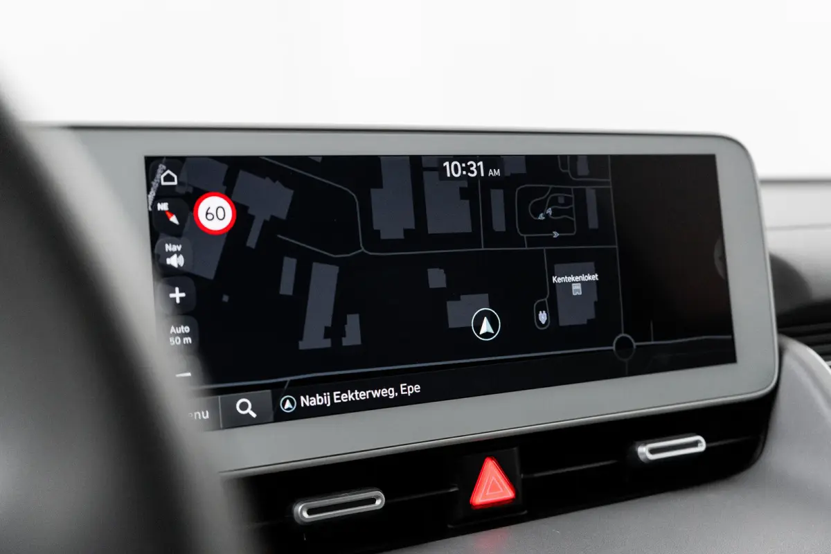 Lounge 77.4 kWh 100 SoH | 1600kg Trekgewicht | Cruise control adaptief met Stop&Go en stuurhulp | Dodehoekdetectie met correctie | Elektrisch bedienbare achterklep