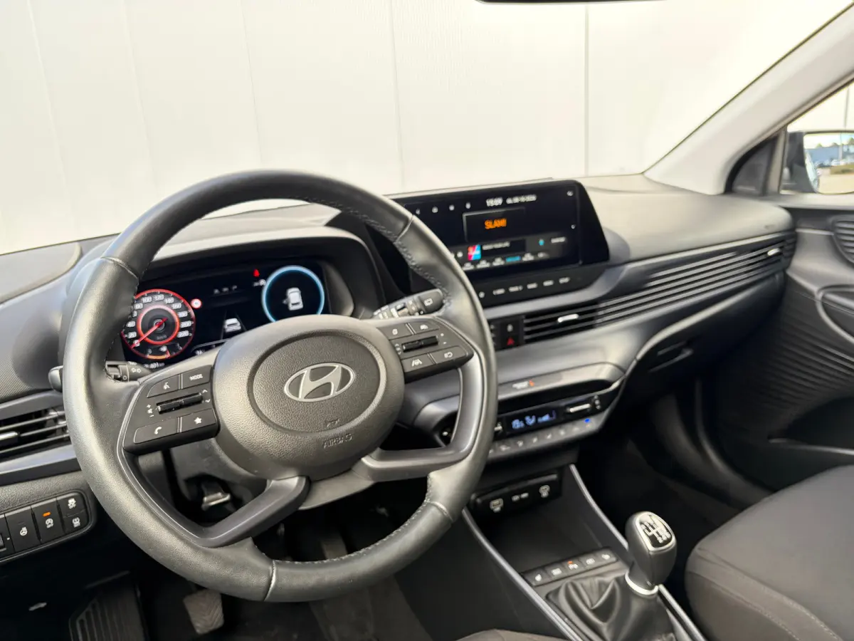 1.0 T-GDI 100pk Premium | Carplay | Climate control | Cruise control | Stoel/stuurverwarming | Camera | Parkeersensoren | DAB | Premium Audio | Lichtmetalen velgen | Navigatie