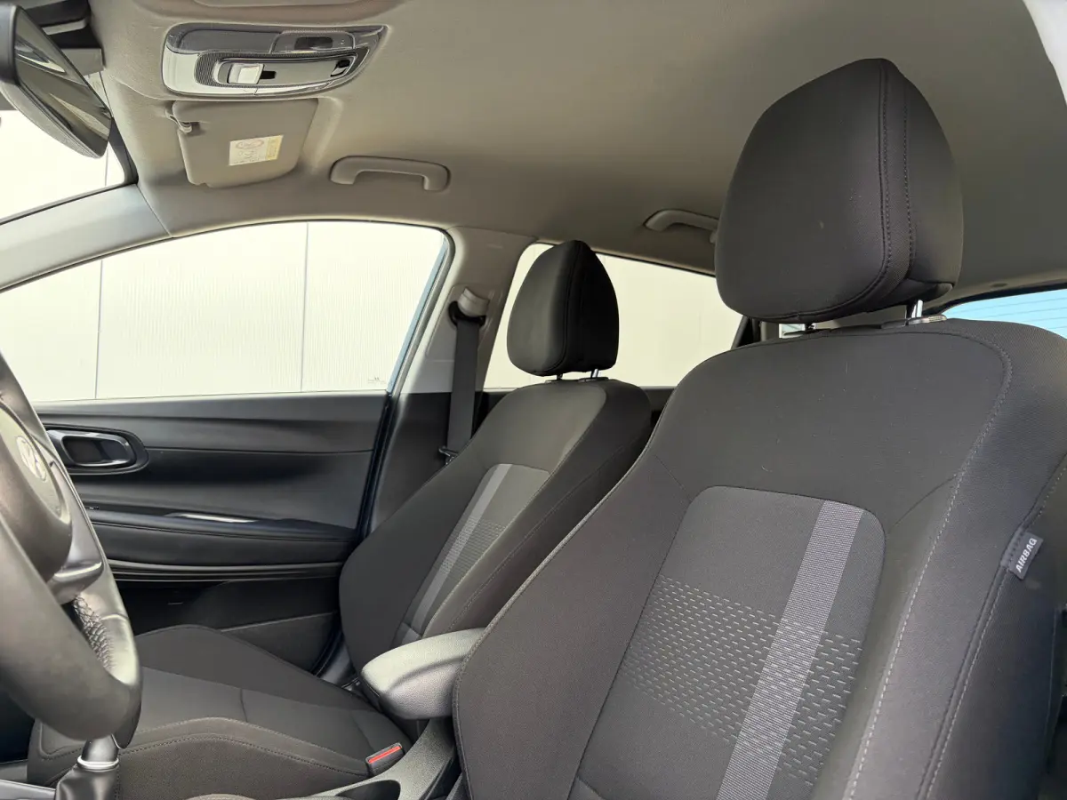 1.0 T-GDI 100pk Premium | Carplay | Climate control | Cruise control | Stoel/stuurverwarming | Camera | Parkeersensoren | DAB | Premium Audio | Lichtmetalen velgen | Navigatie