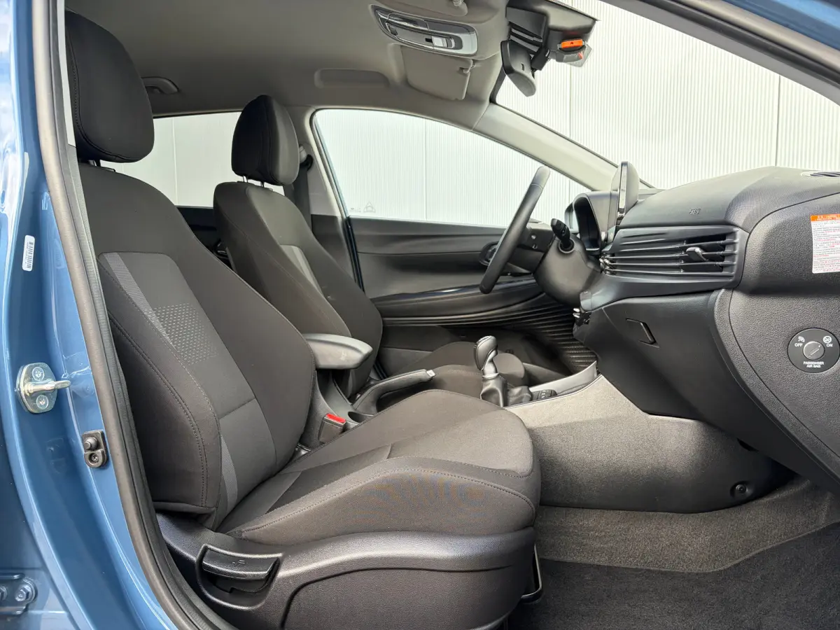 1.0 T-GDI 100pk Premium | Carplay | Climate control | Cruise control | Stoel/stuurverwarming | Camera | Parkeersensoren | DAB | Premium Audio | Lichtmetalen velgen | Navigatie