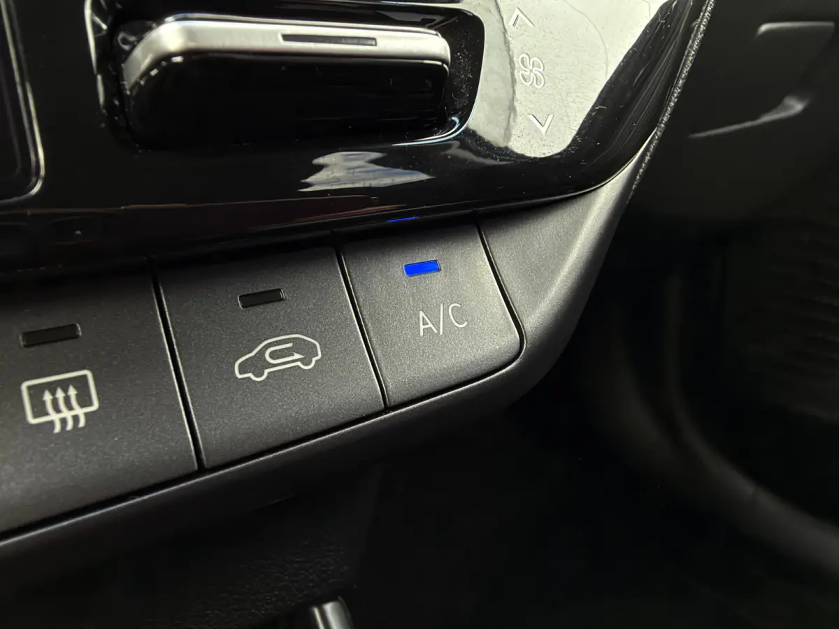 1.0 T-GDI 100pk Premium | Carplay | Climate control | Cruise control | Stoel/stuurverwarming | Camera | Parkeersensoren | DAB | Premium Audio | Lichtmetalen velgen | Navigatie