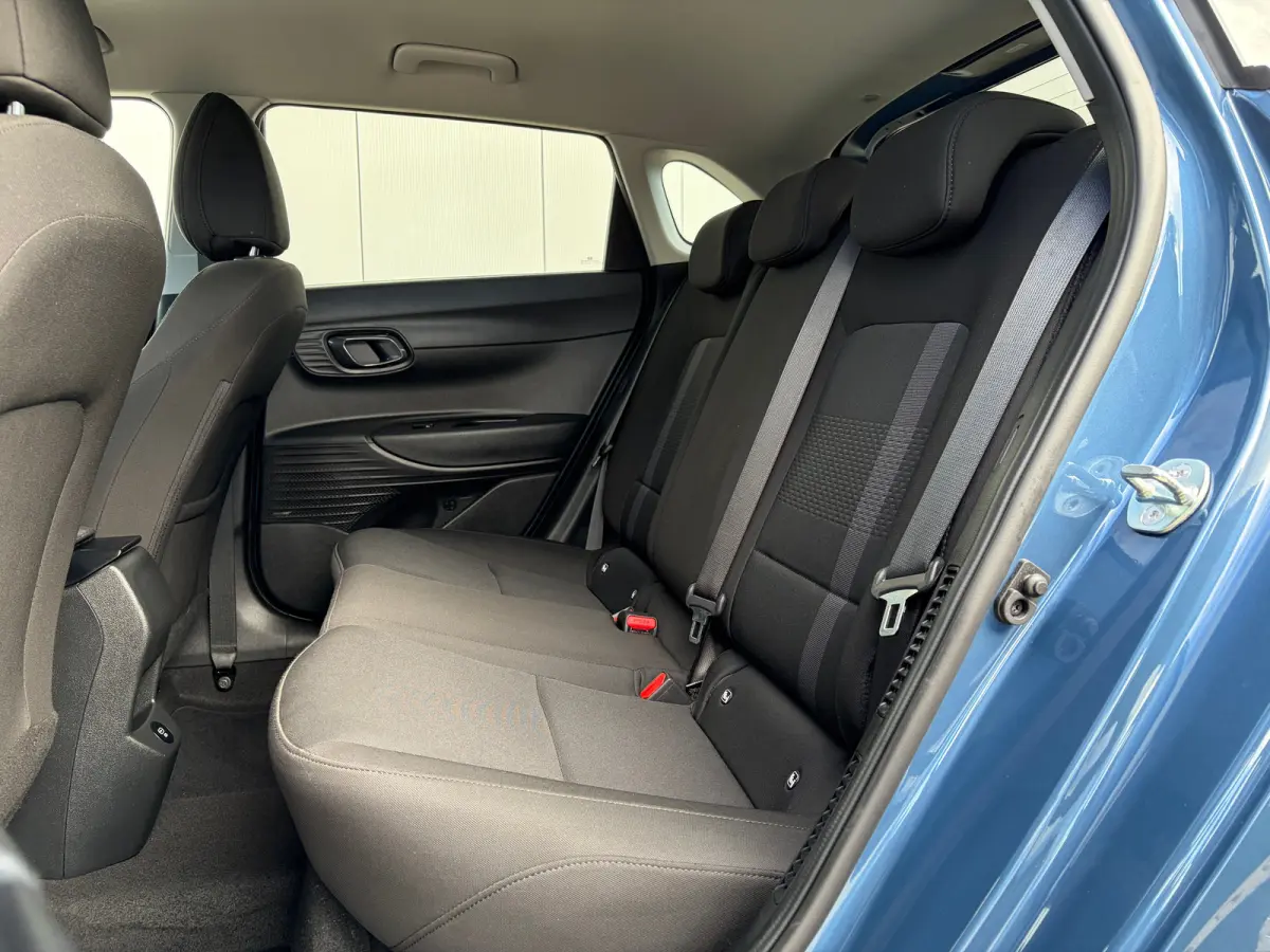 1.0 T-GDI 100pk Premium | Carplay | Climate control | Cruise control | Stoel/stuurverwarming | Camera | Parkeersensoren | DAB | Premium Audio | Lichtmetalen velgen | Navigatie