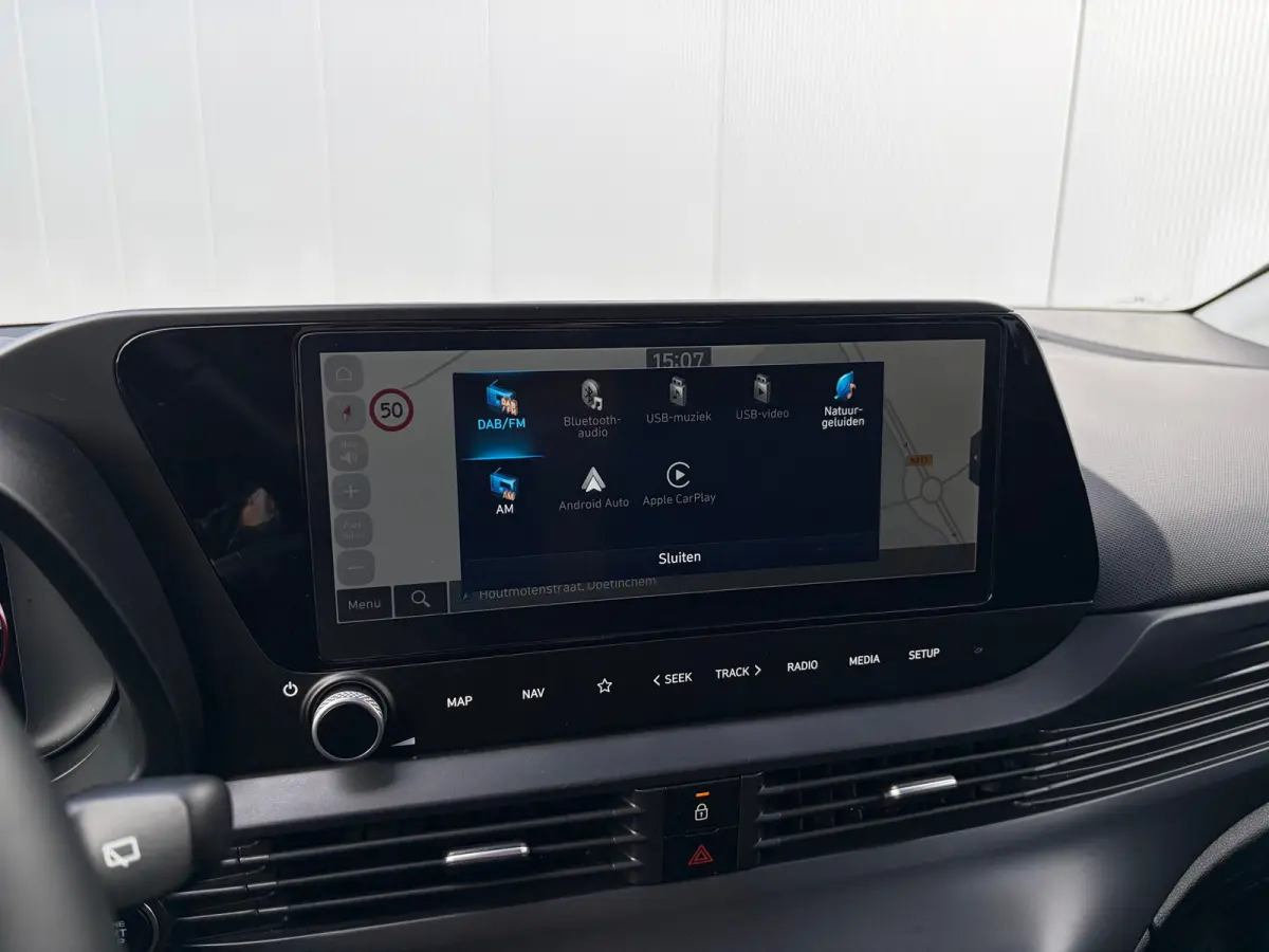 1.0 T-GDI 100pk Premium | Carplay | Climate control | Cruise control | Stoel/stuurverwarming | Camera | Parkeersensoren | DAB | Premium Audio | Lichtmetalen velgen | Navigatie