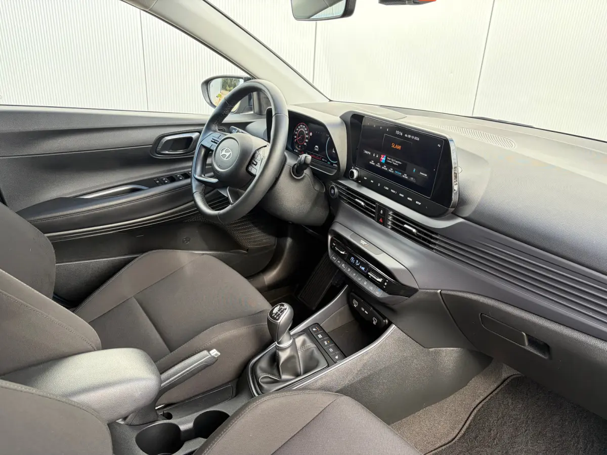 1.0 T-GDI 100pk Premium | Carplay | Climate control | Cruise control | Stoel/stuurverwarming | Camera | Parkeersensoren | DAB | Premium Audio | Lichtmetalen velgen | Navigatie
