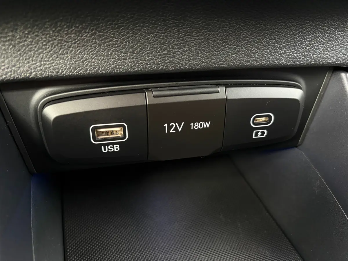 1.0 T-GDI 100pk Premium | Carplay | Climate control | Cruise control | Stoel/stuurverwarming | Camera | Parkeersensoren | DAB | Premium Audio | Lichtmetalen velgen | Navigatie