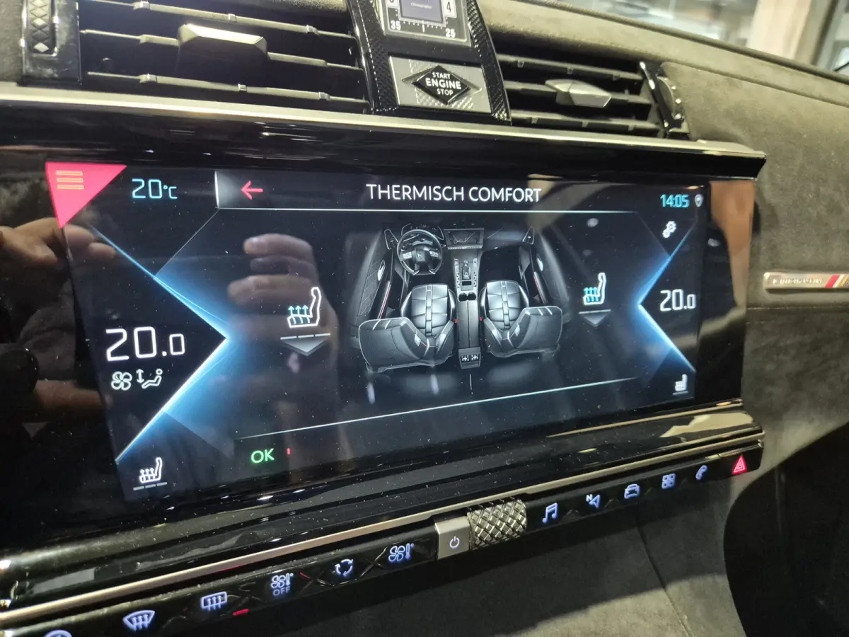 E-Tense Performance Line+ Panorama | Deep Black Alcantara | 360 Camera | Nightvision | Stoelverwarming