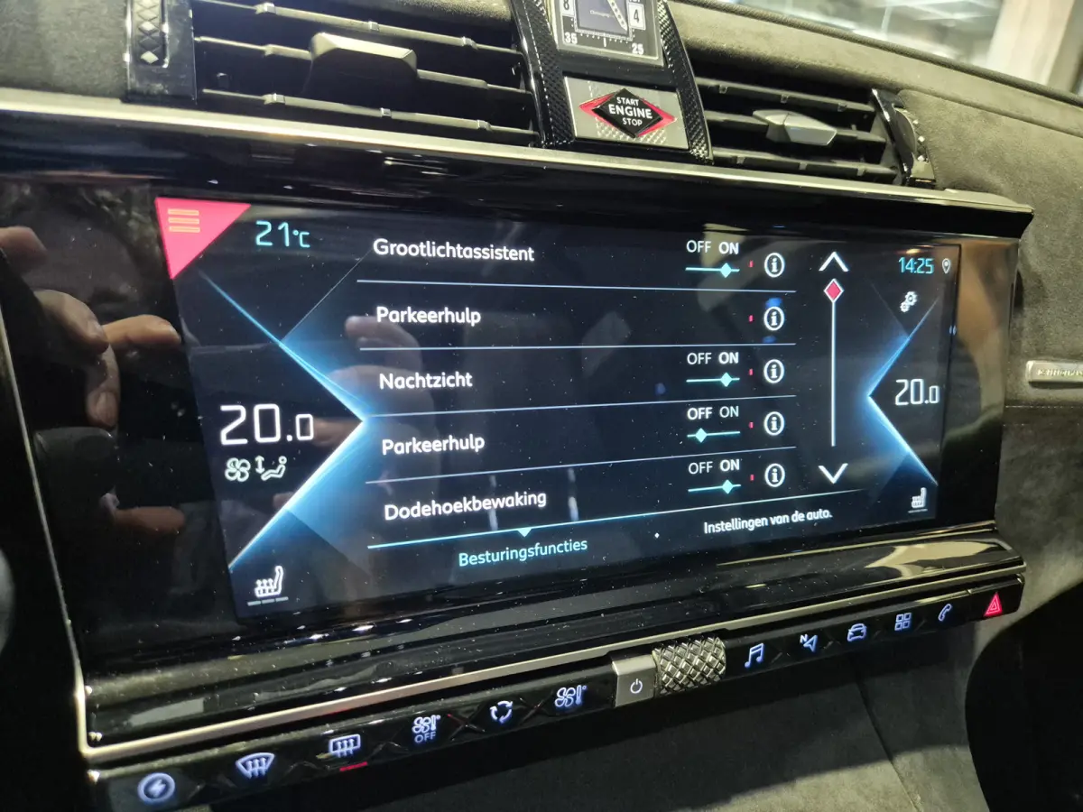 E-Tense Performance Line+ Panorama | Deep Black Alcantara | 360 Camera | Nightvision | Stoelverwarming