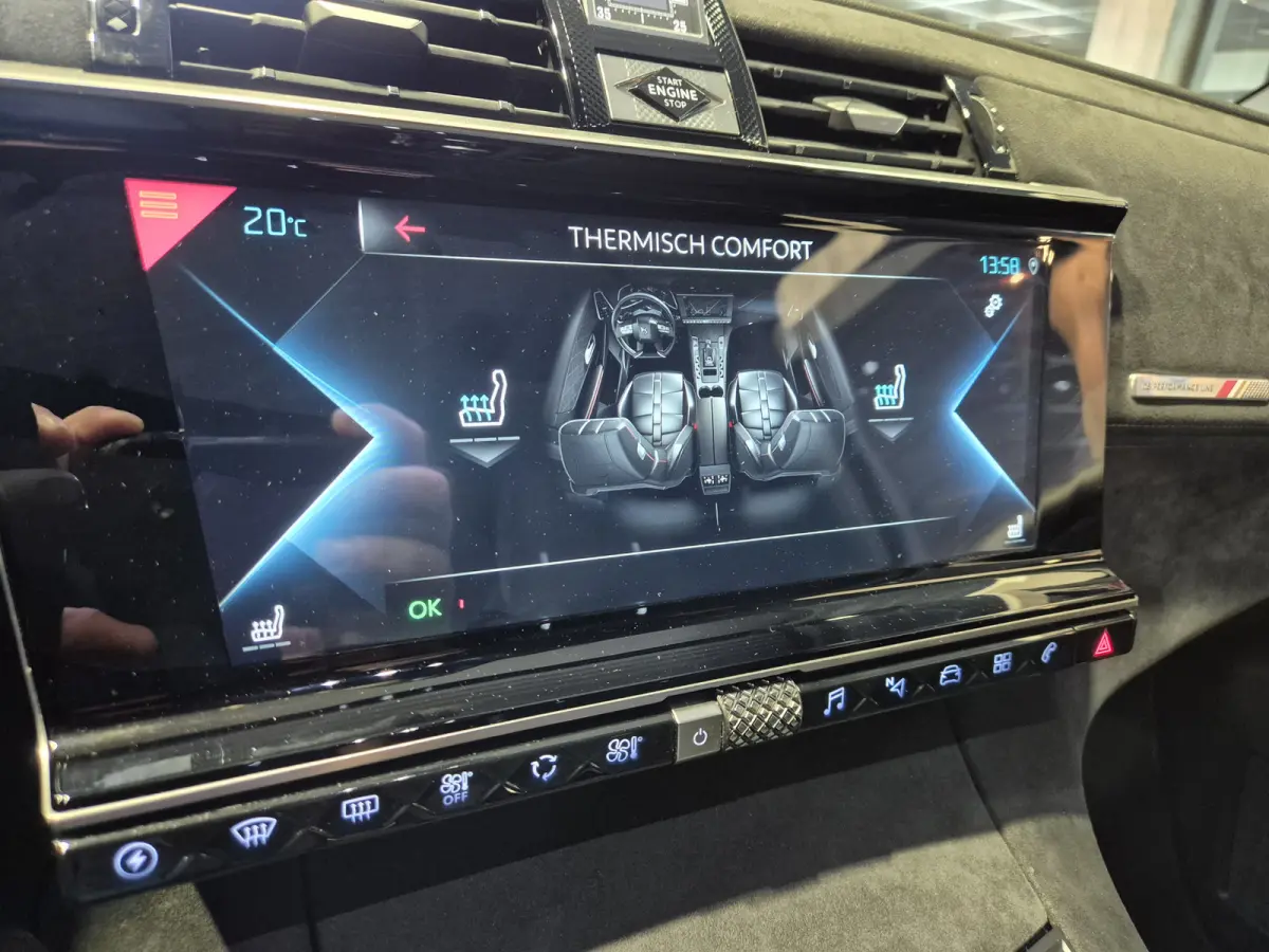 E-Tense Performance Line+ Panorama | Deep Black Alcantara | 360 Camera | Nightvision | Stoelverwarming