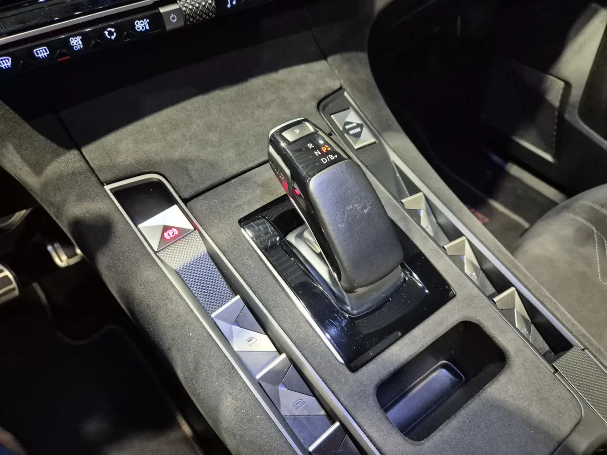 E-Tense Performance Line+ Panorama | Deep Black Alcantara | 360 Camera | Nightvision | Stoelverwarming